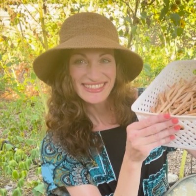 Lynne Elizabeth