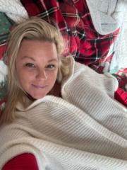 Laura D Lydecker