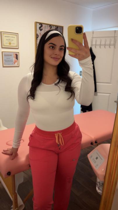 Alexa B