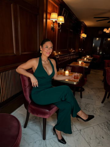 LUXE INCOME LOUNGE gallery image