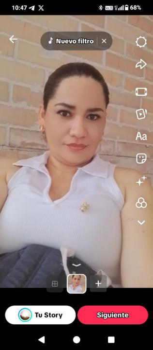 Adriana Vélez Adriana Vélez