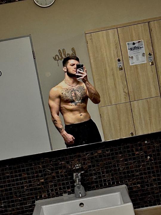 Aaron Wintwr