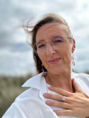 Christina Kuhnert
