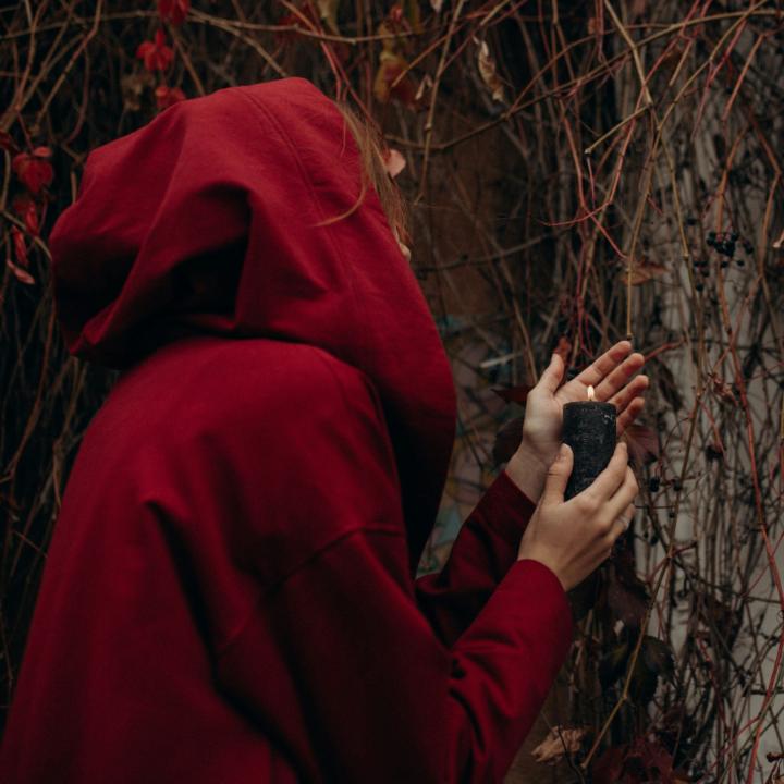Manuela-Elora Die seltsame Alte