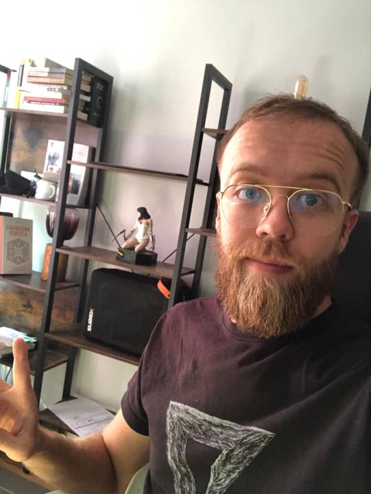 Welcome! Introduce yourself + share a pic of your workspace 🎉