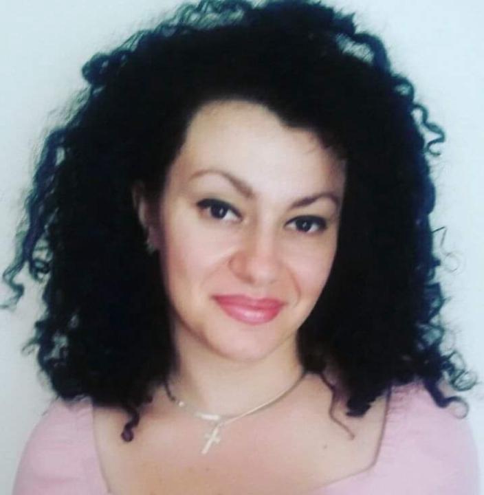 Roxana Sandoi