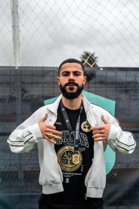 Ángel González