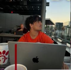 Evan Hernandez