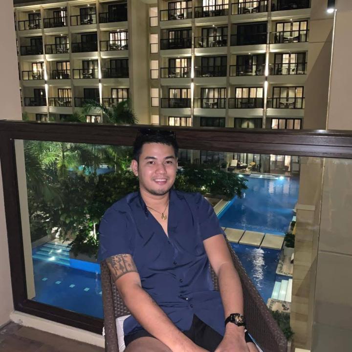 Alvin Klein Sanchez - BuyOneInstead Coach