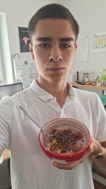 The Yogurt Bowl That Gives You Peak Mental Clarity