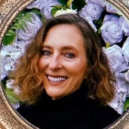 Karen Essex