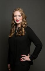 Author Sarah J Mass