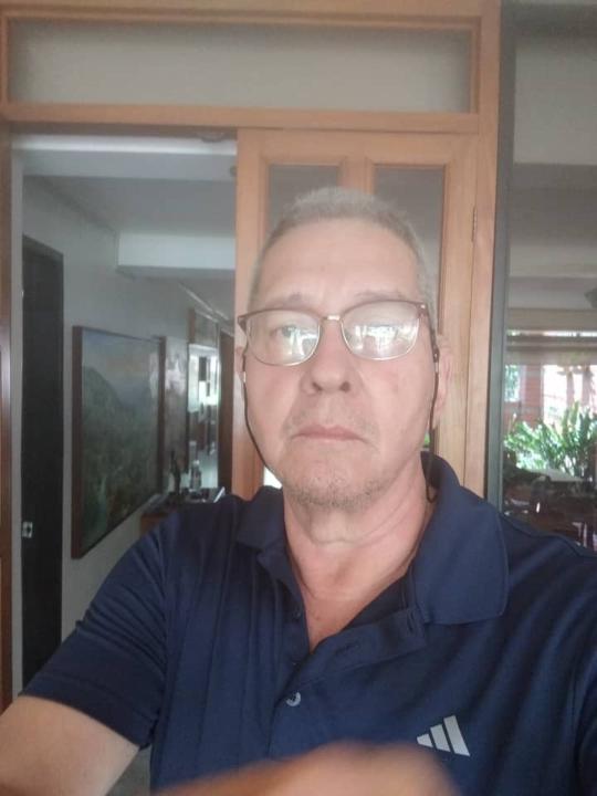 Luis Gonzalez lewis