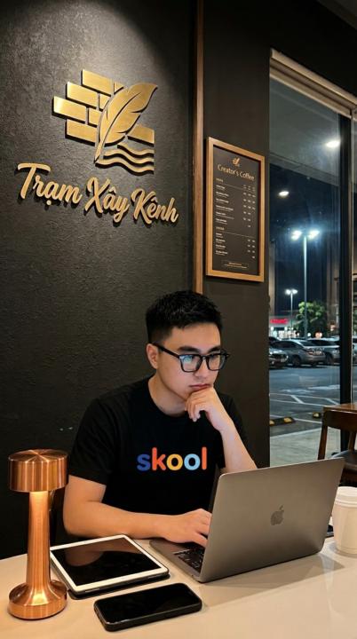 TẠO ẢNH NGỒI LÀM VIỆC TẠI TRẠM XÂY KÊNH 