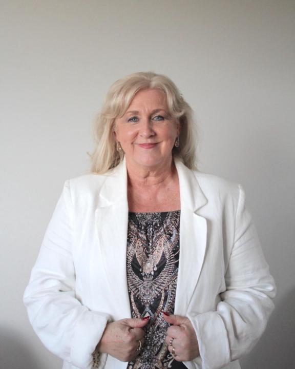 Tracey New