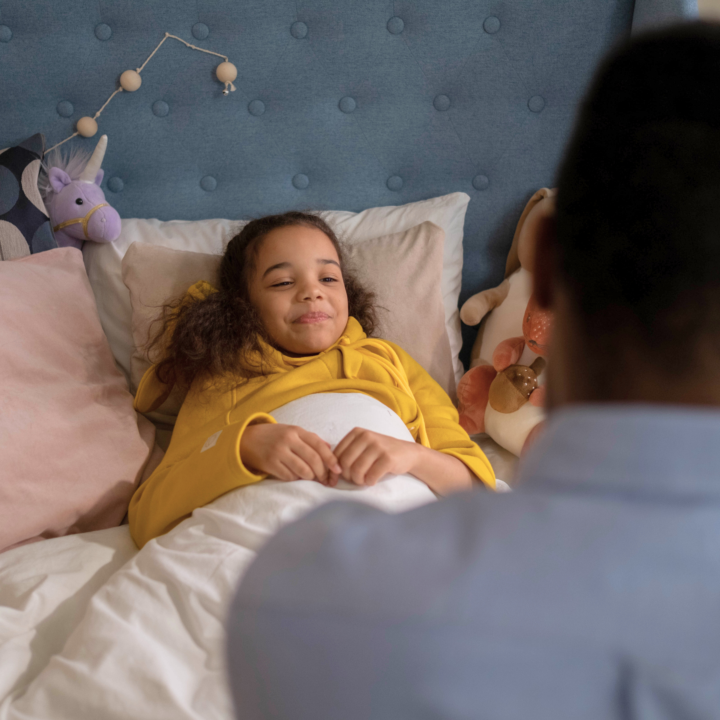 "Children sleep at home."