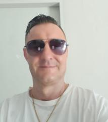 Gary James