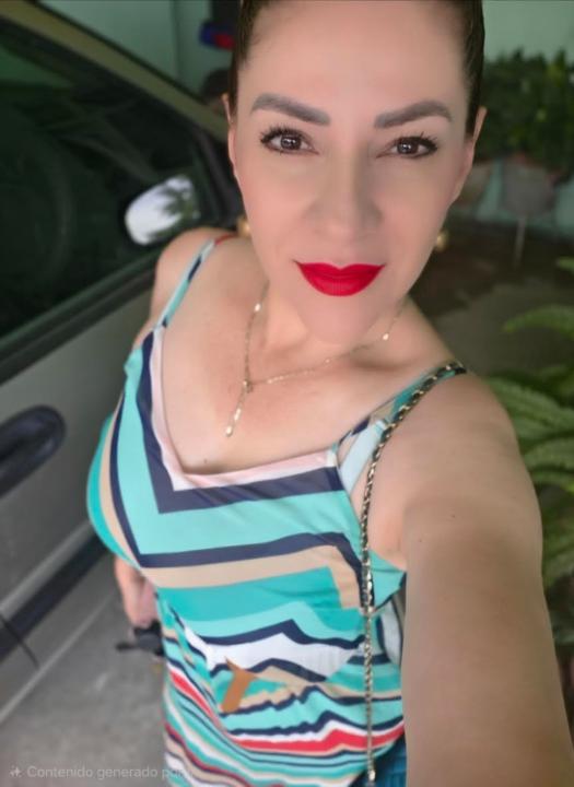 Vania Macías Enríquez