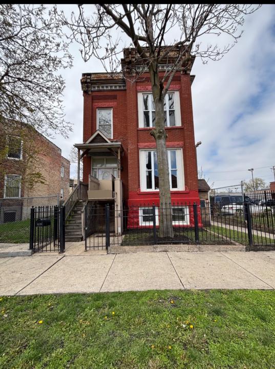 OFF Market 3 Flat