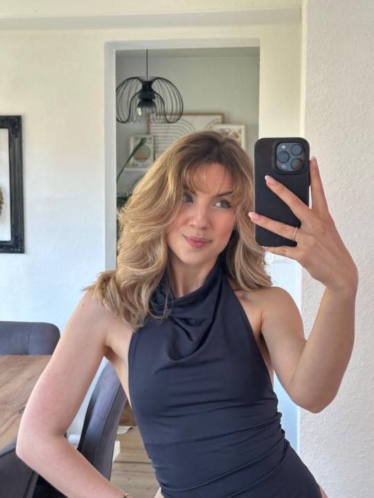Lara Auer