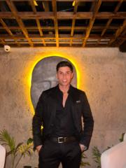 Isander Perez