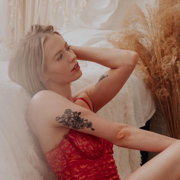 April AngelinaX