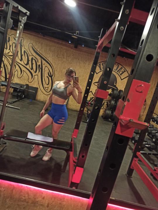 Dayana Flores