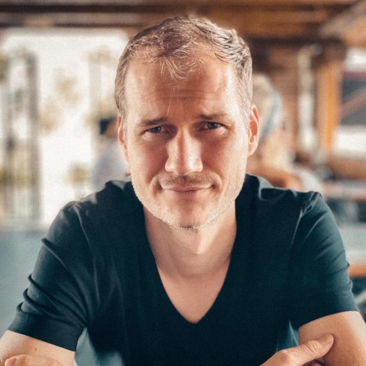 Robert Pasztor