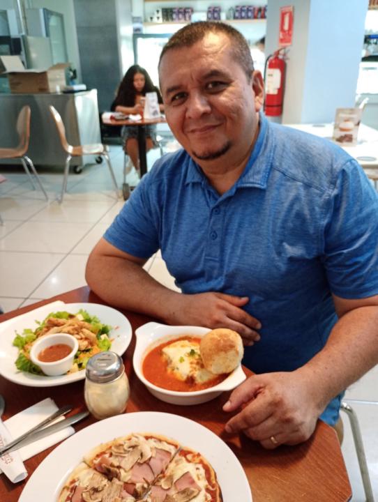 Roger Hernández