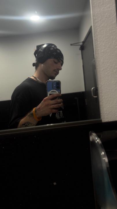Christopher Flores