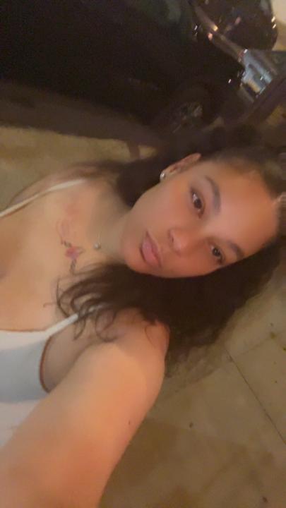Ashley R