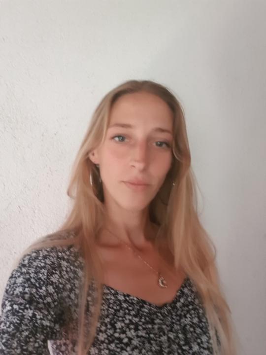 Scarlet Tiftik