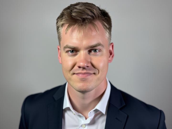 Adam Holthe