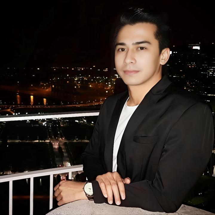 Nik Mikhail