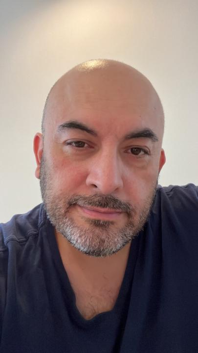 Carlos Alvarez