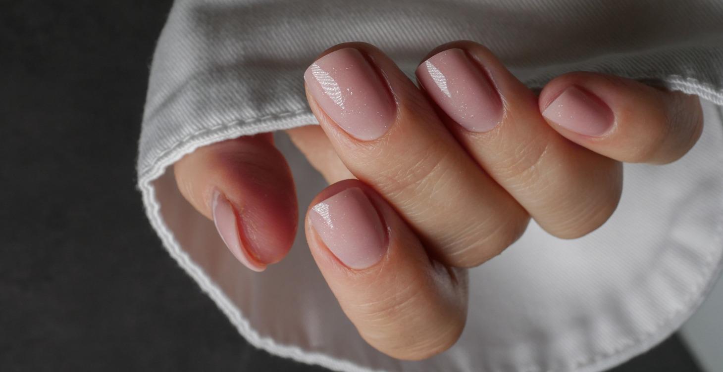 Protection on natural nails