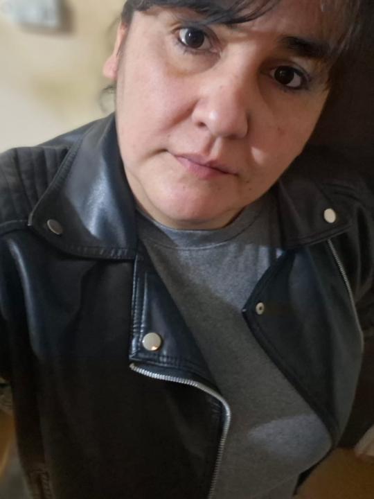 Laura E Gutierrez