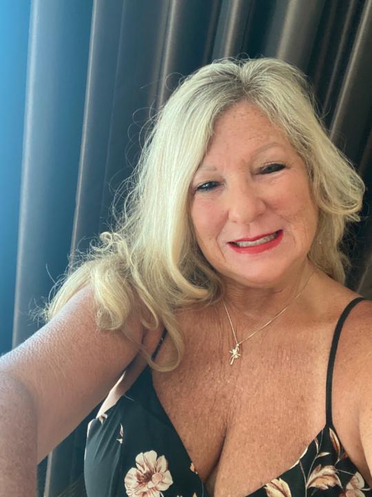 Sheri Wesselink Flores
