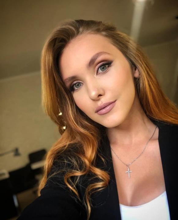 Kirsten Holmes