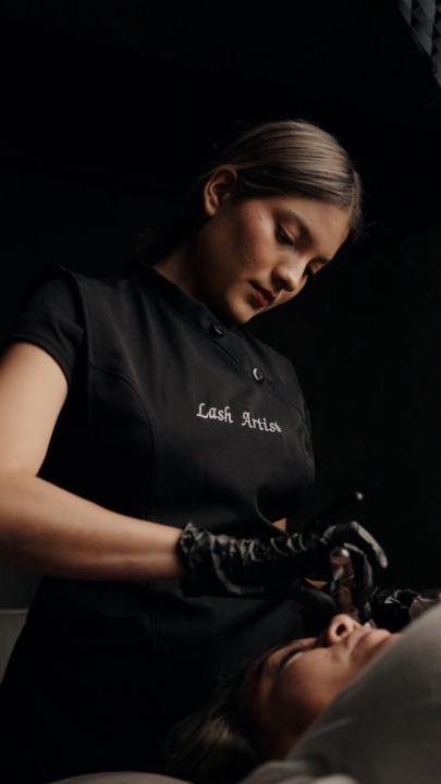 Elisa De León