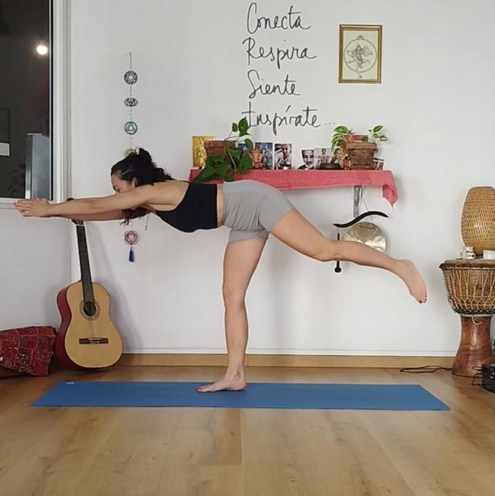 La postura de yoga debe ser cómoda a la vez estable🧘‍♀️