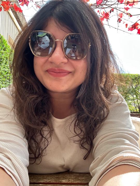 Akshi B