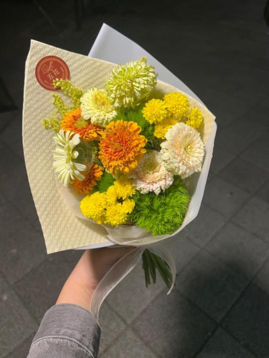 吳 芷云
