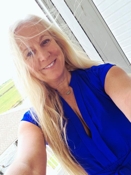Julie Helton