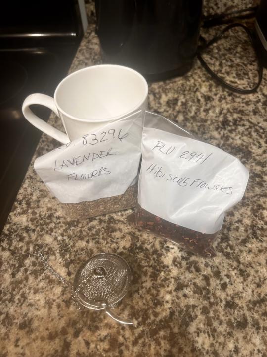 🌸 Lavender & Hibiscus Tea: Simple Sips With Big Benefits for Women