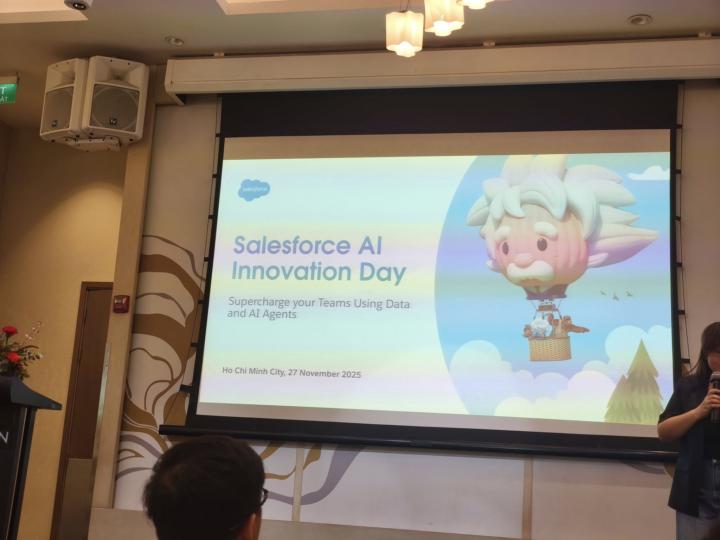 Salesforce vẫn là 1 cái gì đó rất hàng không mẫu hạm 