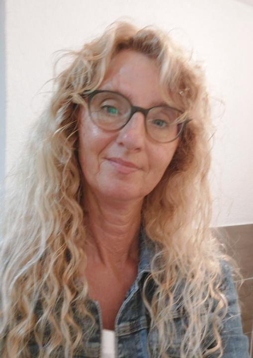 Angela Ahrens