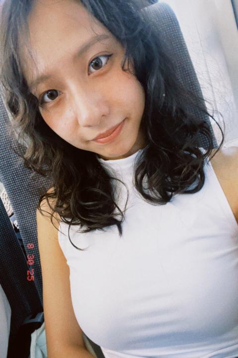 周 韋岑