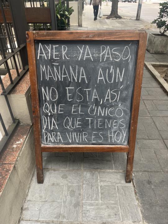 Ayer ya pasó y el futuro aún no llegó