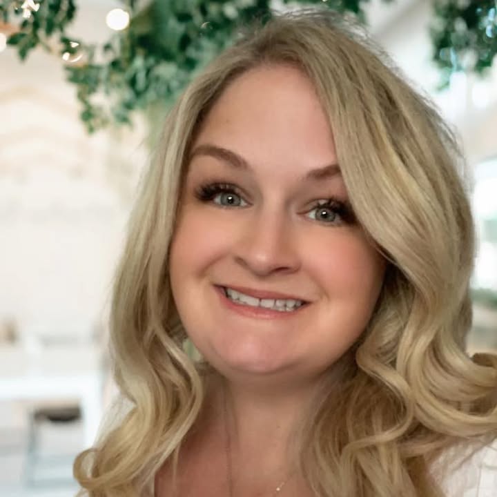 Lisa Dampier